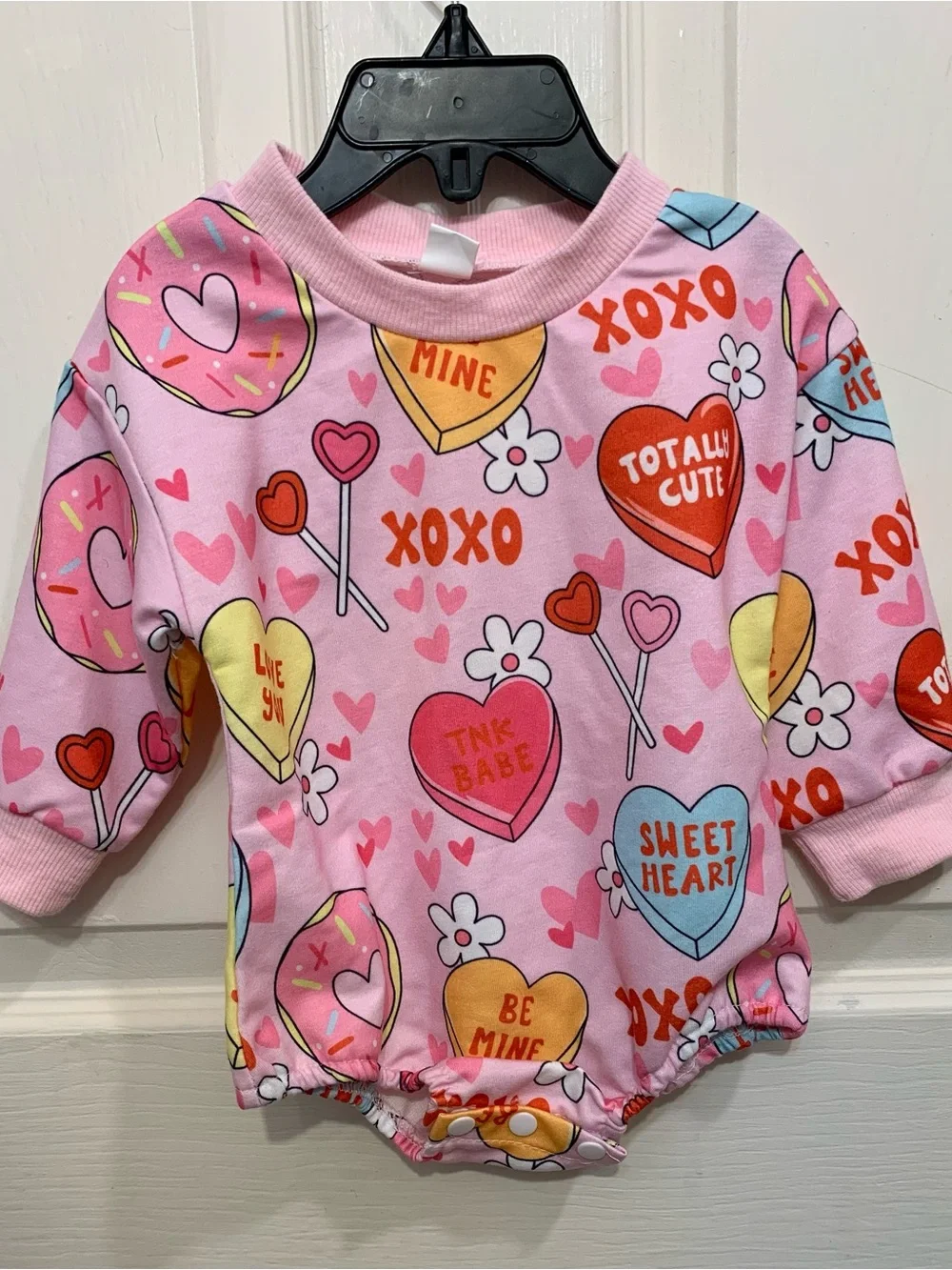 2 Infant Valentine Theme 1 Piece 0-3 Month Sleepers.          3637